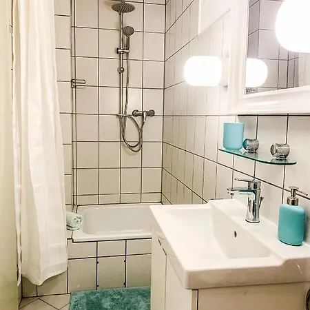 Schoene Fuer 4 Gaeste An Der Eilenriede Mit Kostenlosen Parkplaetzen Appartement
