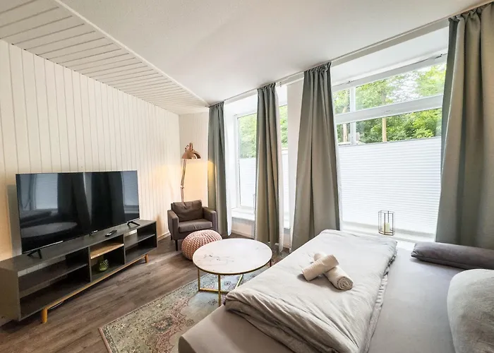 Schoene Fuer 4 Gaeste An Der Eilenriede Mit Kostenlosen Parkplaetzen * ハノーファー